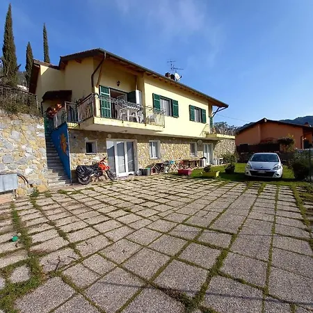 L'erba Degli Abrighi Bed & Breakfast 2*